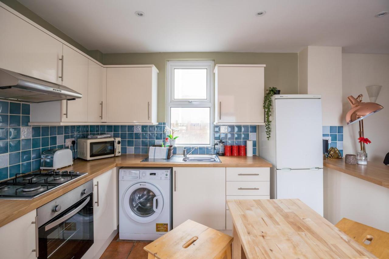 The Ella Fitzgerald - Modern 2 Bedroom Apartment, Super Close To City Centre Cardiff Exterior foto
