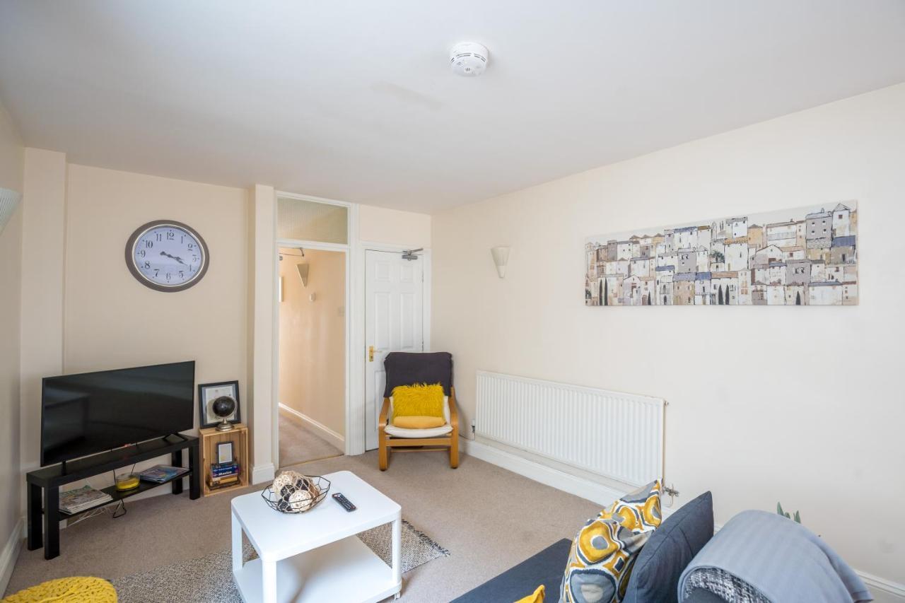 The Ella Fitzgerald - Modern 2 Bedroom Apartment, Super Close To City Centre Cardiff Exterior foto